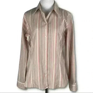 Eddie Bauer top size M striped wrinkle resistant
